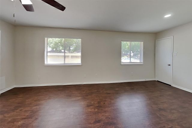 2631 Sherwood Hollow Lane, Houston, TX 77339