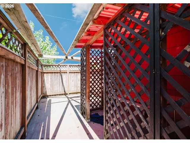 2037 Nw 21ST Ave, Portland, OR 97209