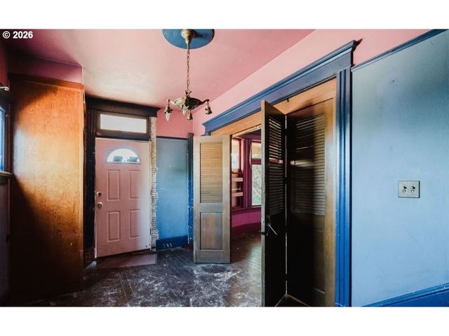 2037 Nw 21ST Ave, Portland, OR 97209