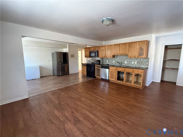 2205 Dublin St, Hopewell, VA 23860