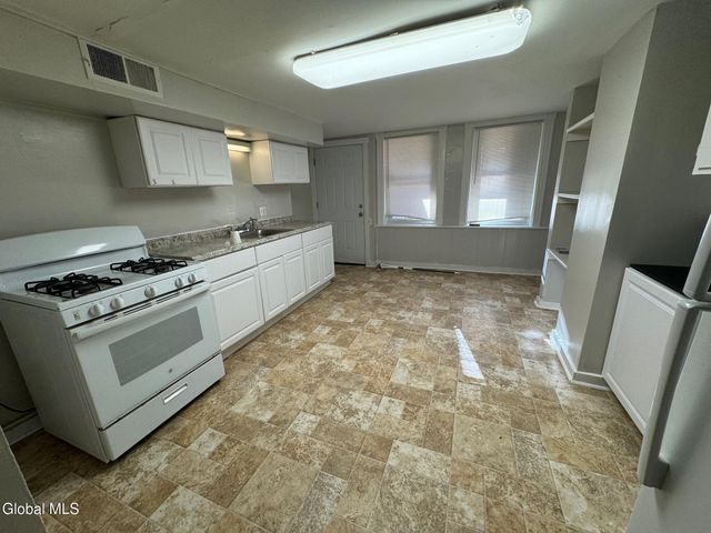 166 2nd Street, Albany, NY 12210