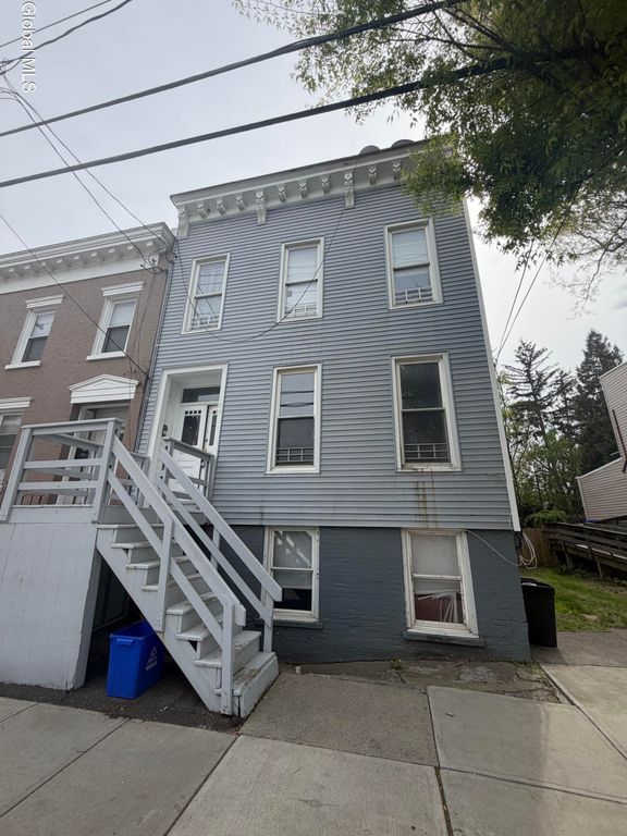 166 2nd Street, Albany, NY 12210