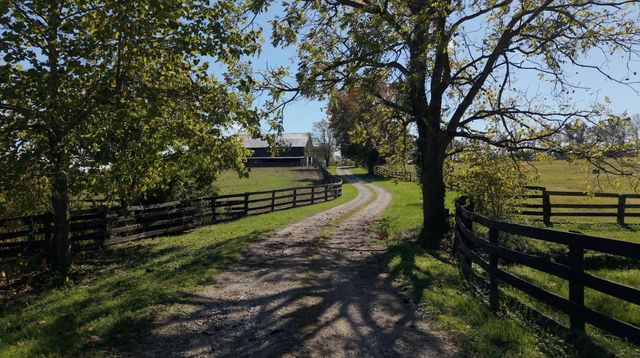 200 Carpenter Pike, Versailles, KY 40383