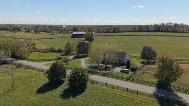 200 Carpenter Pike, Versailles, KY 40383