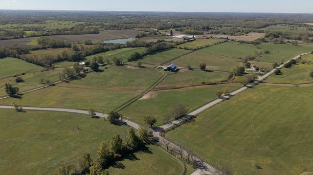 200 Carpenter Pike, Versailles, KY 40383