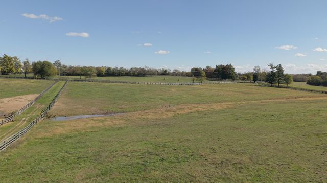 200 Carpenter Pike, Versailles, KY 40383