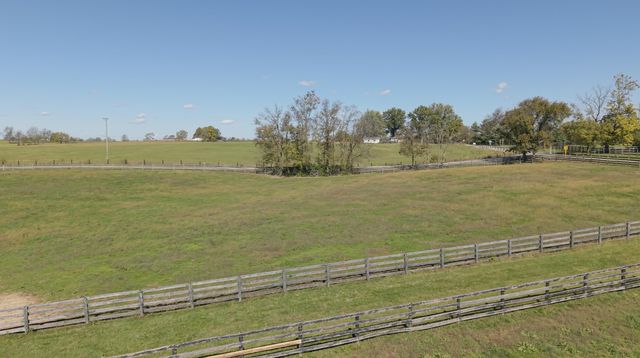 200 Carpenter Pike, Versailles, KY 40383