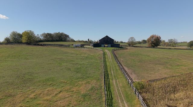 200 Carpenter Pike, Versailles, KY 40383