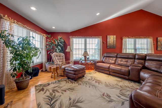 200 Carpenter Pike, Versailles, KY 40383