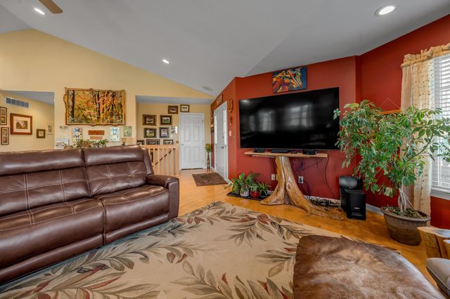 200 Carpenter Pike, Versailles, KY 40383