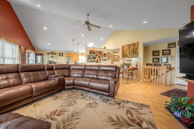 200 Carpenter Pike, Versailles, KY 40383