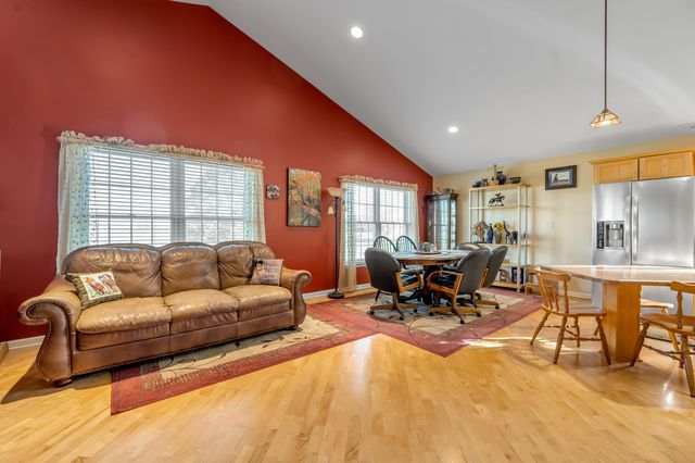 200 Carpenter Pike, Versailles, KY 40383