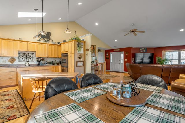 200 Carpenter Pike, Versailles, KY 40383