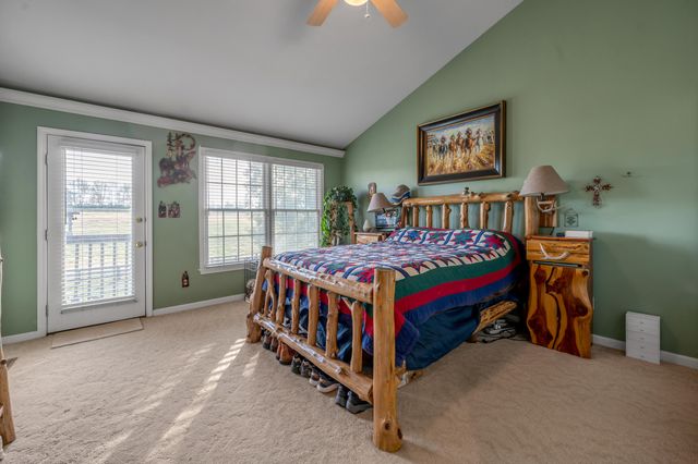 200 Carpenter Pike, Versailles, KY 40383