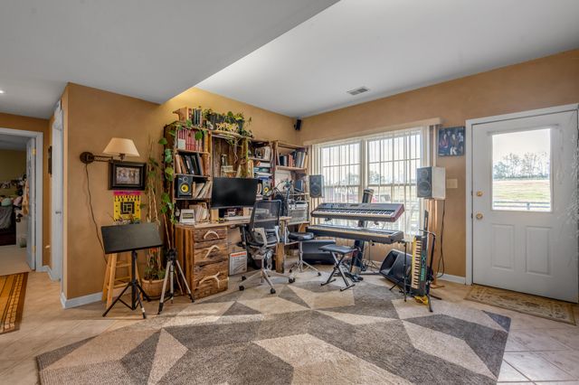 200 Carpenter Pike, Versailles, KY 40383