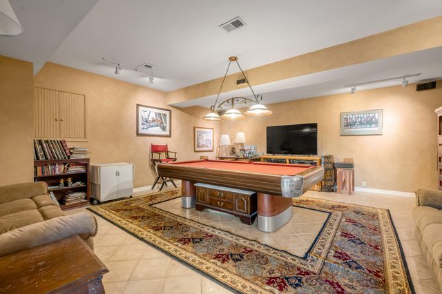 200 Carpenter Pike, Versailles, KY 40383