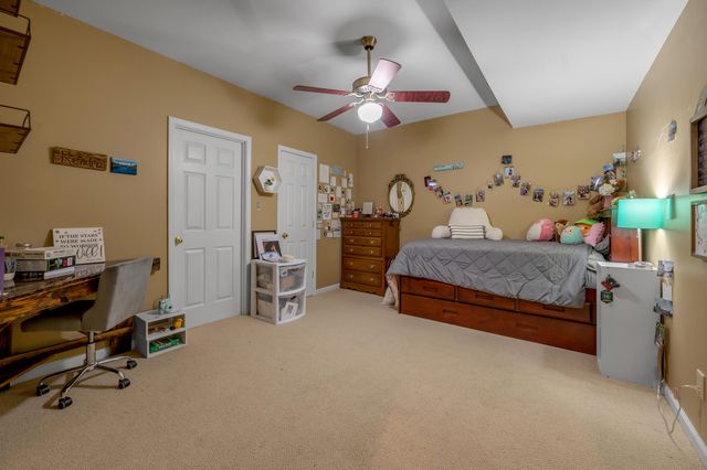 200 Carpenter Pike, Versailles, KY 40383