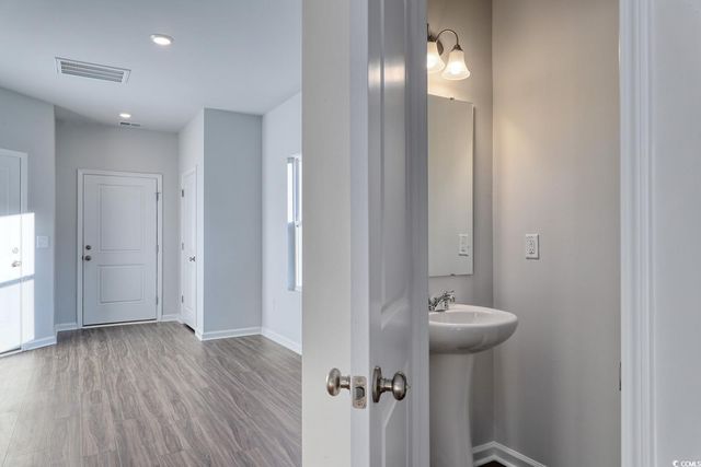 1121 Hainer Place Dr, Conway, SC 29526