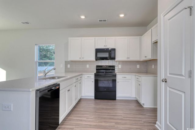 1121 Hainer Place Dr, Conway, SC 29526