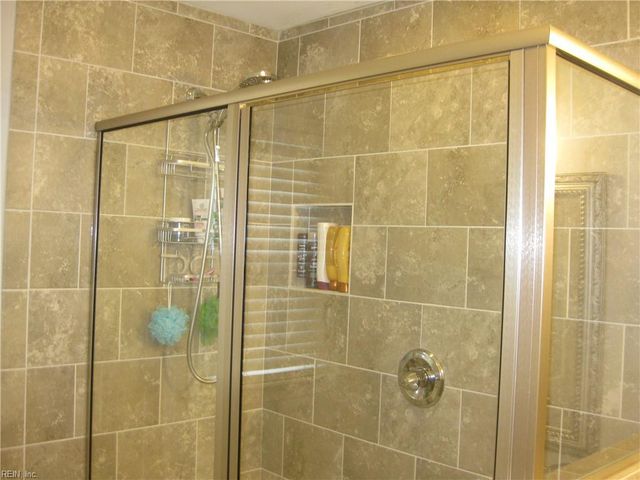 304 Spurlane CIR, Chesapeake, VA 23322