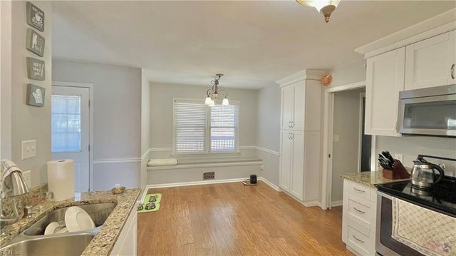 304 Spurlane CIR, Chesapeake, VA 23322