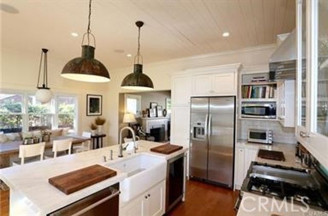 555 Bluebird Canyon Drive, Laguna Beach, CA 92651