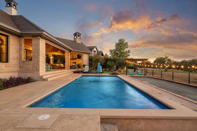 113 Birdstone LN, Georgetown, TX 78628