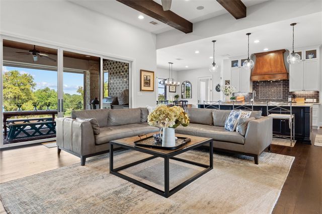 113 Birdstone LN, Georgetown, TX 78628