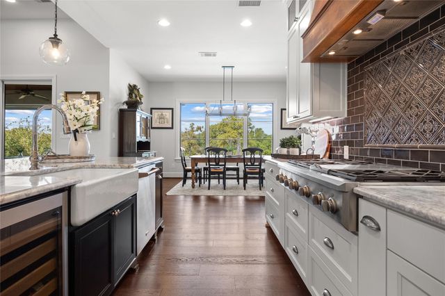 113 Birdstone LN, Georgetown, TX 78628