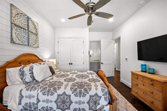 113 Birdstone LN, Georgetown, TX 78628