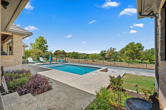 113 Birdstone LN, Georgetown, TX 78628
