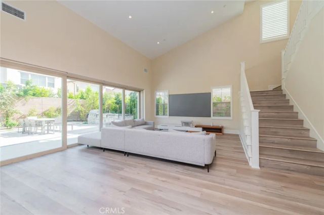 58 Longchamp, Irvine, CA 92602