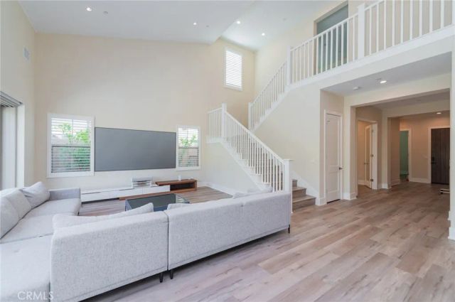 58 Longchamp, Irvine, CA 92602