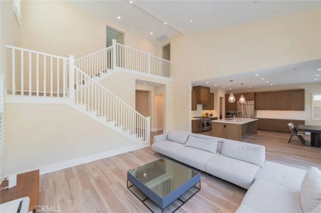 58 Longchamp, Irvine, CA 92602