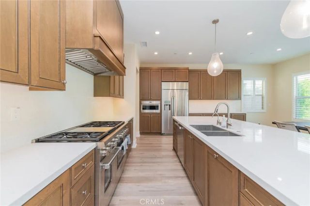 58 Longchamp, Irvine, CA 92602