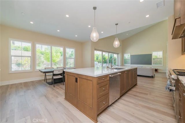 58 Longchamp, Irvine, CA 92602