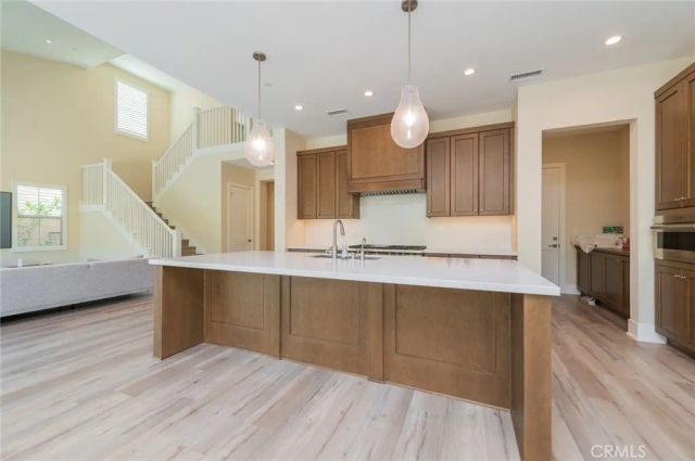 58 Longchamp, Irvine, CA 92602