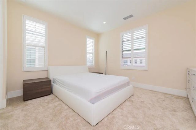 58 Longchamp, Irvine, CA 92602