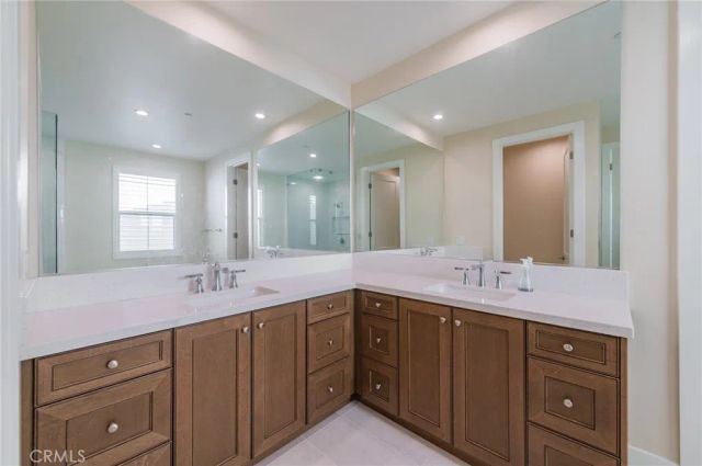 58 Longchamp, Irvine, CA 92602