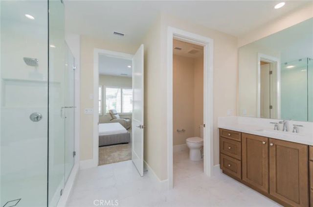 58 Longchamp, Irvine, CA 92602