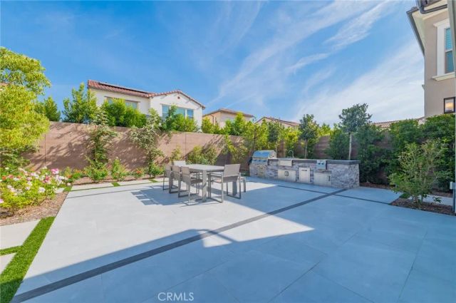 58 Longchamp, Irvine, CA 92602