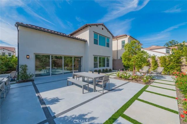 58 Longchamp, Irvine, CA 92602