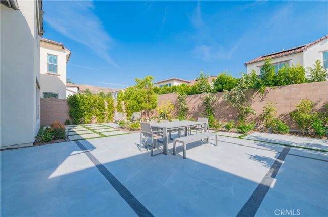 58 Longchamp, Irvine, CA 92602