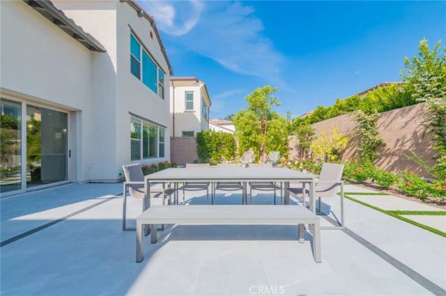 58 Longchamp, Irvine, CA 92602