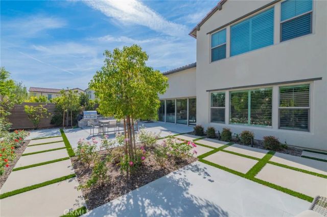 58 Longchamp, Irvine, CA 92602