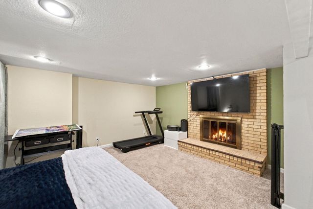 1119 W 12th Street, Cedar Falls, IA 50613
