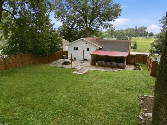 1119 W 12th Street, Cedar Falls, IA 50613