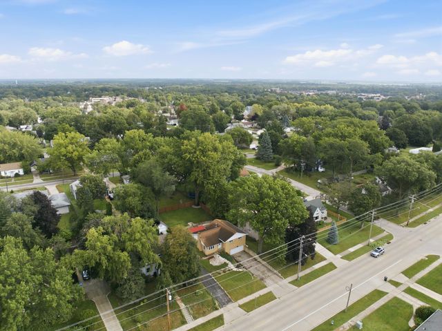 1119 W 12th Street, Cedar Falls, IA 50613