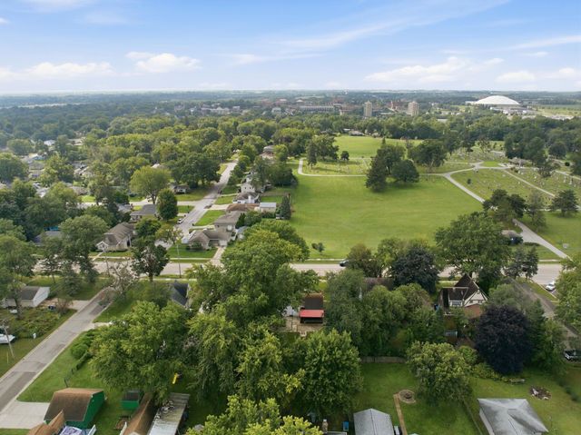 1119 W 12th Street, Cedar Falls, IA 50613