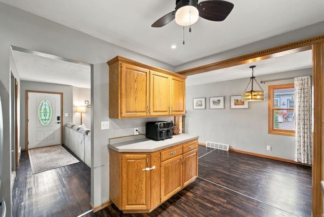 1119 W 12th Street, Cedar Falls, IA 50613